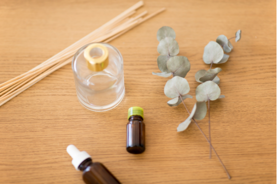 芳香四溢的香水為什么不用精油調(diào)香？